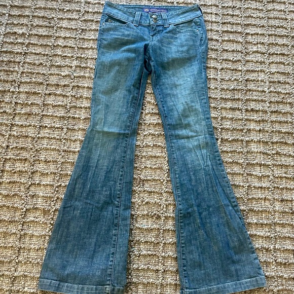 Divine Rights of Denim Low Cut Flare Jeans Size 25 - Picture 9 of 15